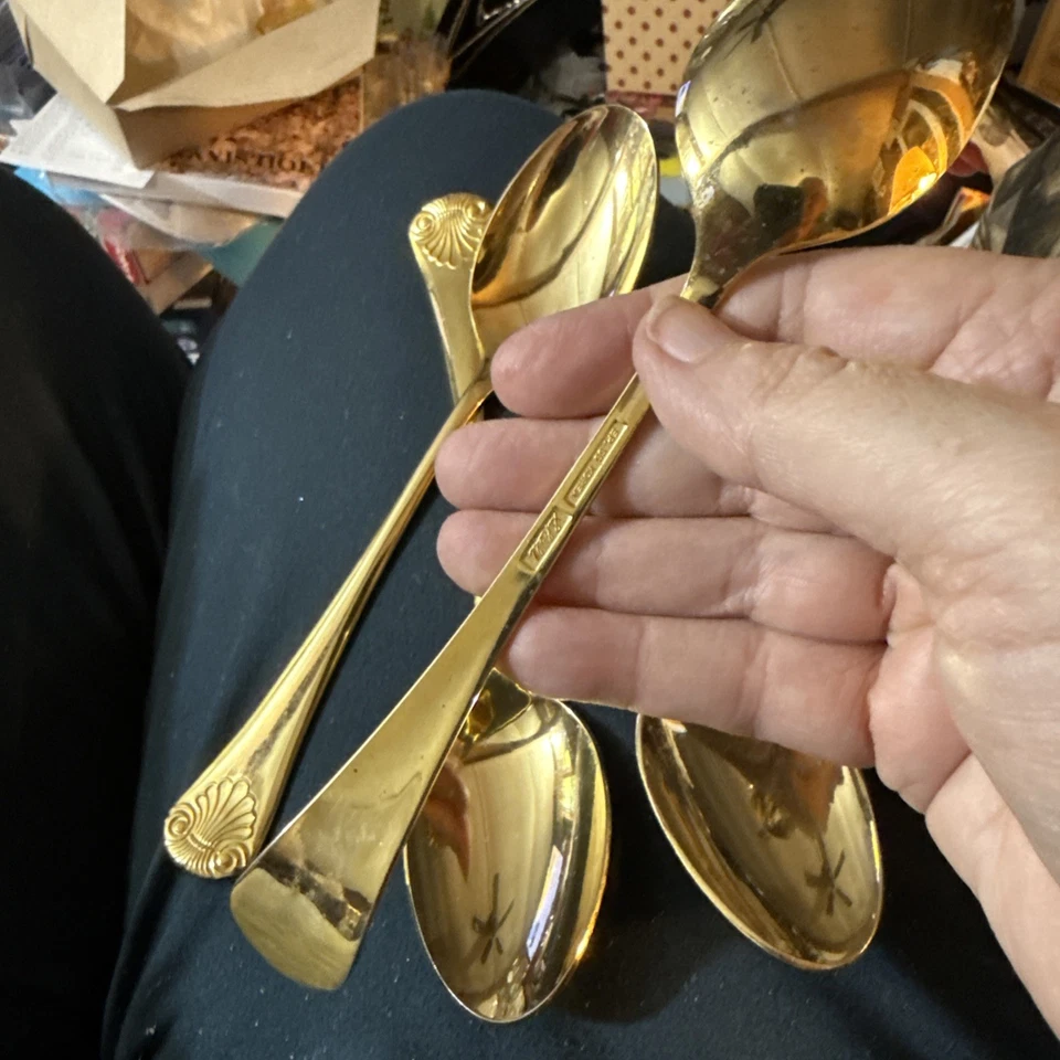 Shell Stainless Korea Gold Electroplate Gold Shell 4-Table Spoons Flatware - Image 2 of 4
