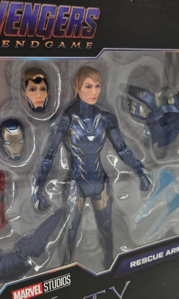 Marvel Legends Vengadores Capitana Marvel y Pepper Potts Traje de Rescate 6" Paquete de 2 Set Foto 3 de 4