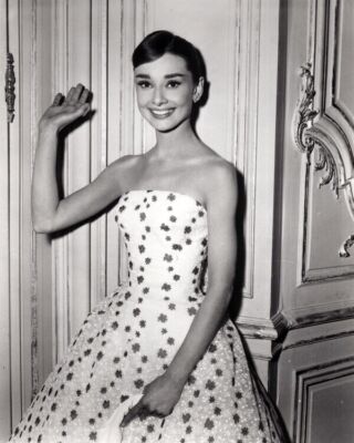 Audrey Hepburn in strapless Funny Face dress 1957 waving to press 24x36 poster | eBay Audrey Hepburn in strapless Funny Face dress 1957 waving to press 24x36 poster | eBay