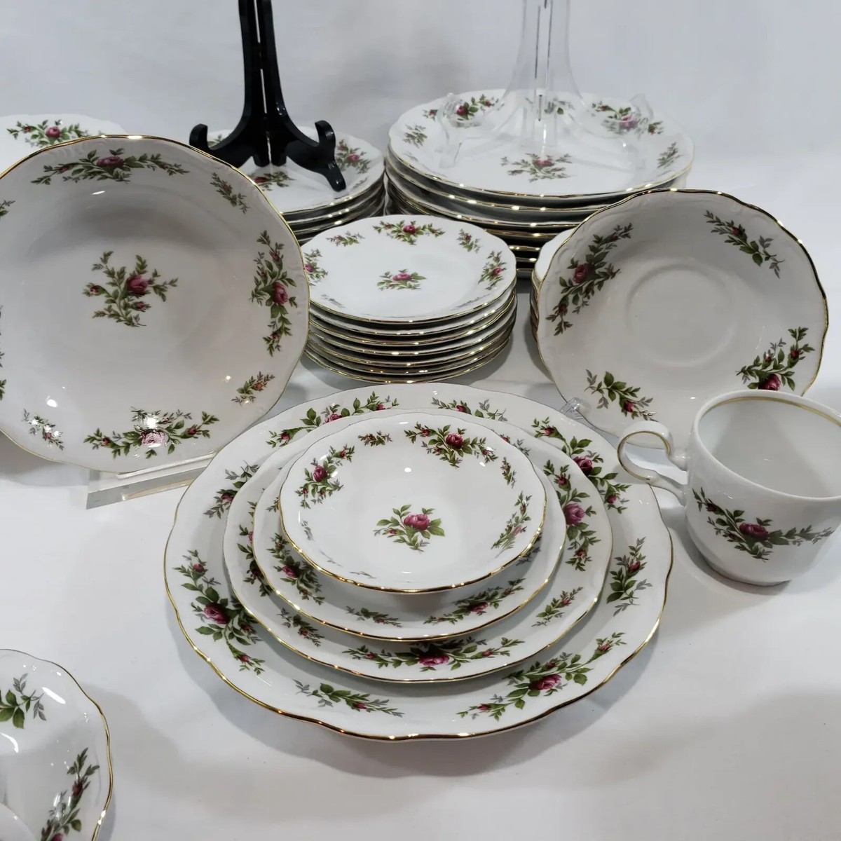 JOHANN HAVILAND Moss Rose Fine China Traditions 54 Piece Place
