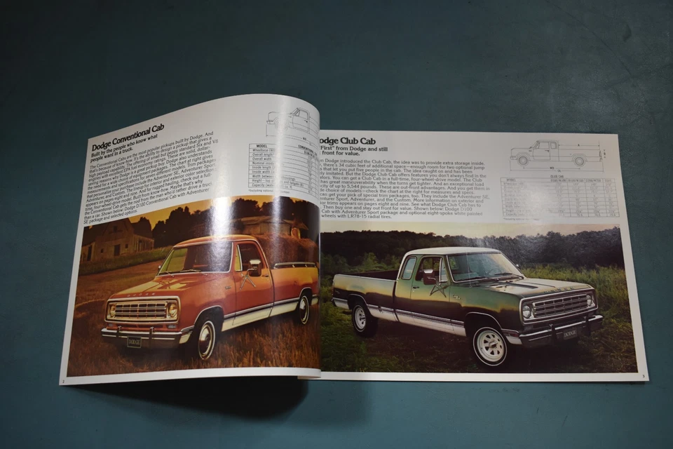 Folleto de ventas del concesionario Dodge Pickup 1976 D W 100 200 300 4X4 Tracción en las cuatro ruedas Foto 3 de 4