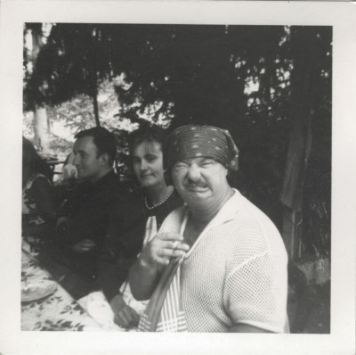 OLD PHOTO - VINTAGE SNAPSHOT - GRIMACE TRANSVESTITE JOKE GAG MEAL FUNNY FACE