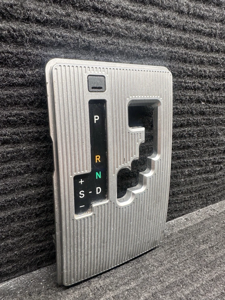 Scion XB 2008-2011 consola central cambio automático bisel cubierta moldura plateada AQ Foto 3 de 4