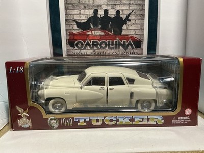 1:18 ROAD LEGENDS 1948 TUCKER WHITE [SCUFF MARKS PLASTIC/BOX]