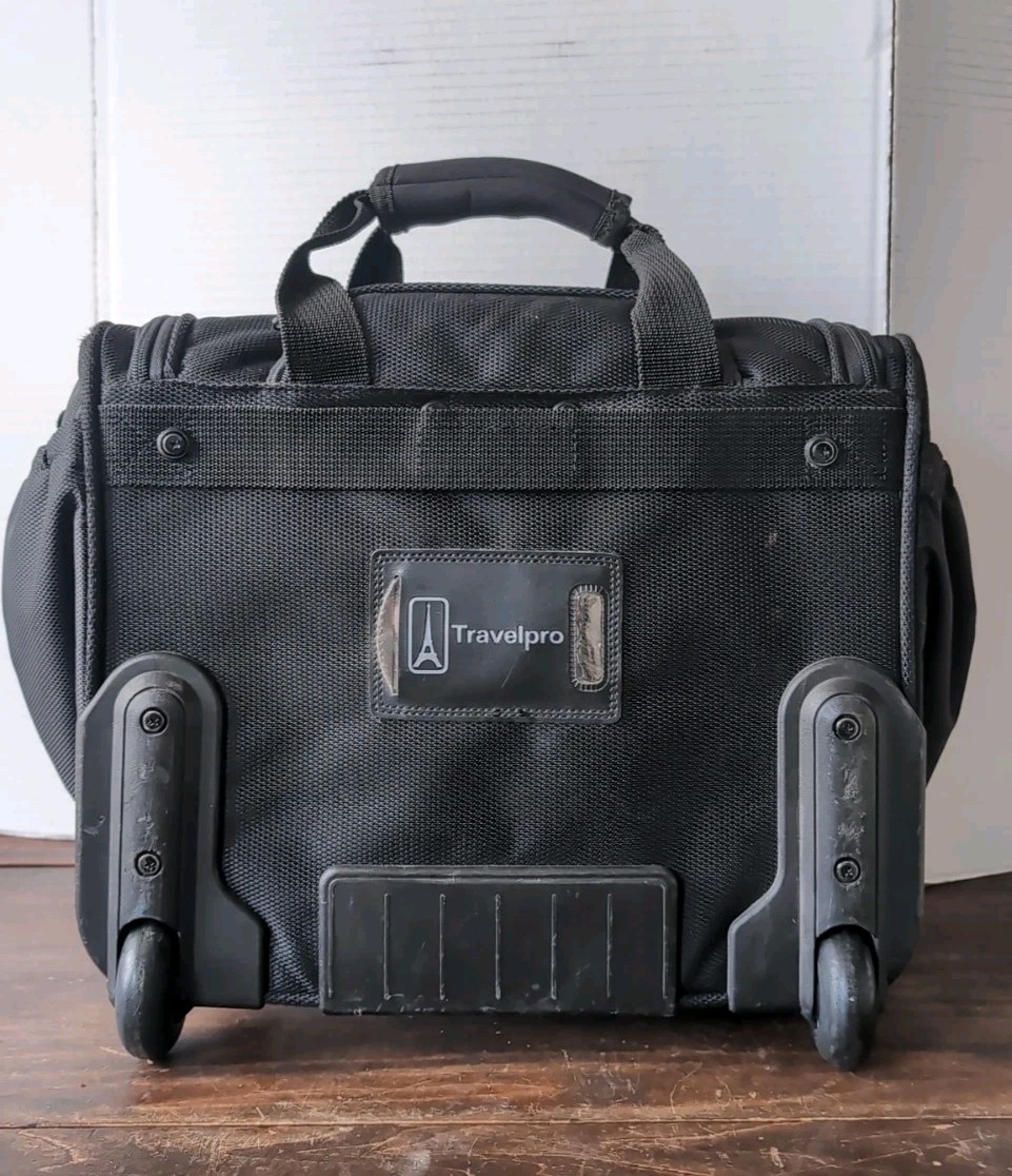 Travel Pro FlightPro 2 Wheeled Duffle Bag Carry-On Luggage Bag 16x8x12” Black