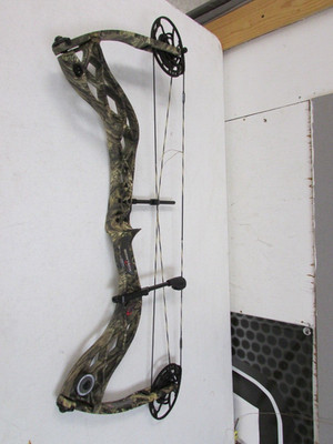 Bowtech Carbon Zion 60-70#  25.5-30.5''  355fps! NEW STRING & CABLE!