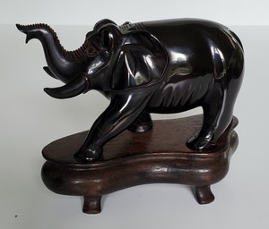 ANTIQUE CHINESE ART-DECO CHERRY AMBER BAKELITE CARVED ELEPHANT FIGURE STATUE