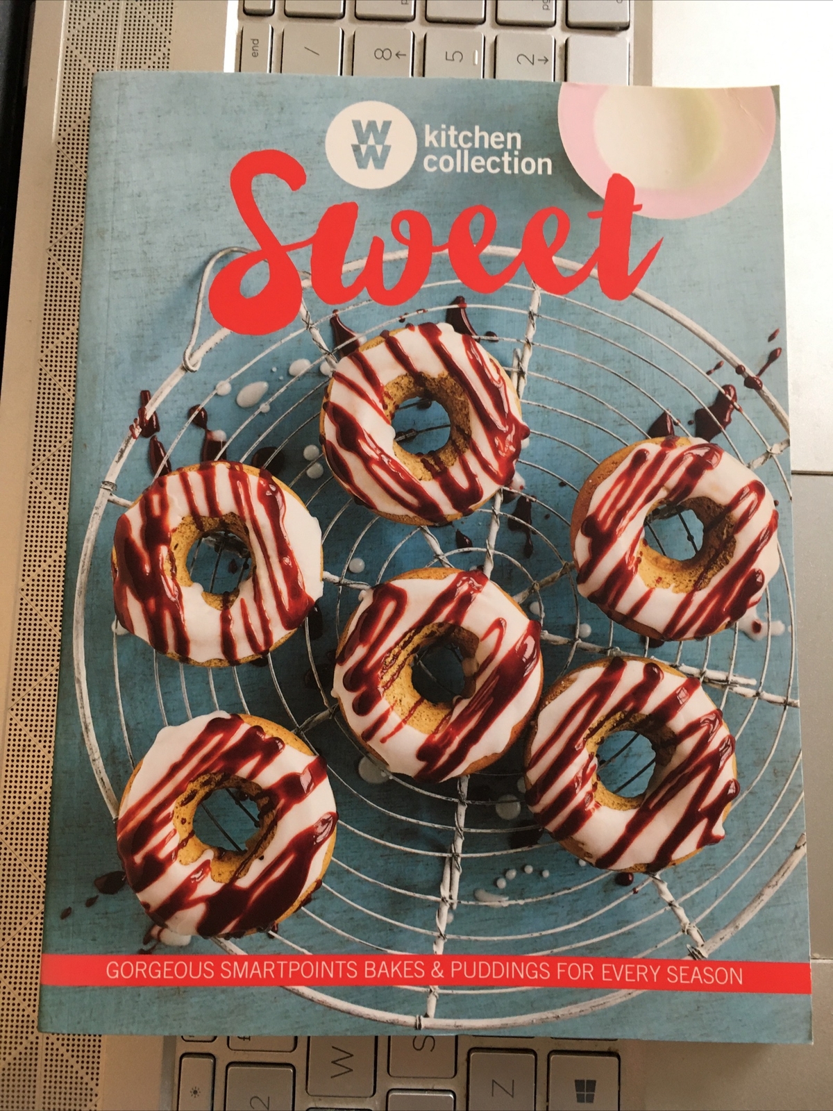 Weight Watchers WW Kitchen Collection Sweet Desserts Recipes Pback 2016 VGC Used