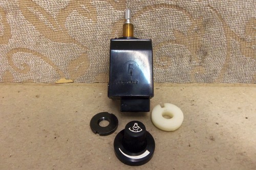 NOS OEM MITSUBISHI TREDIA MIRAGE 1983-88 Dashboard Reostat Assembly # MB259887 - Imagen 4 de 4