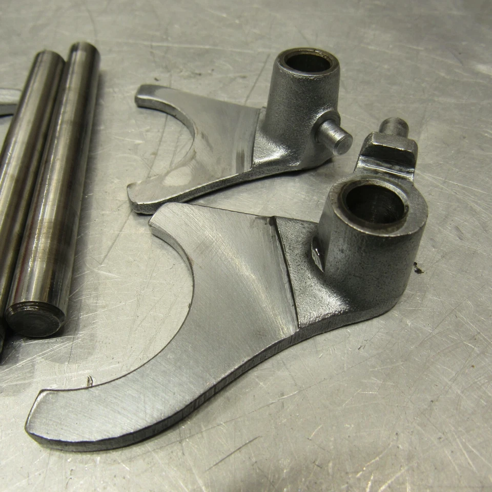 Suzuki 1971-75 TM400 1972-77 TS400 Fifth 5th Drive Gear Shift Fork 25231-165 - Image 4 of 4