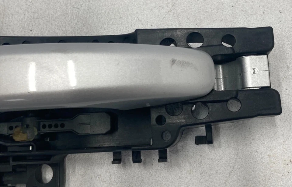 09-16 Manija de puerta exterior delantera derecha Audi A4 Premium Plus OEM 8T0837886A Foto 4 de 4