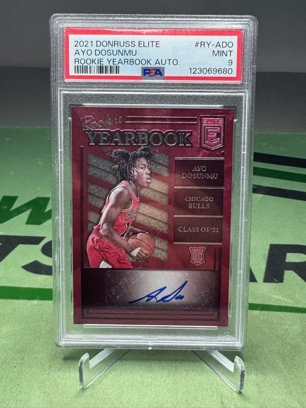 2021-22 Donruss Elite Ayo Dosunmu Rookie Yearbook AUTO RC PSA 9 - Chicago Bulls