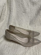 De Blossom Collection Beige Mesh Slip On Heels Rhinestones And Gold Trim SZ10M