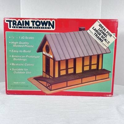 Walthers Train Town 928-102 Freight House G Scale Model Railroad Building Kit