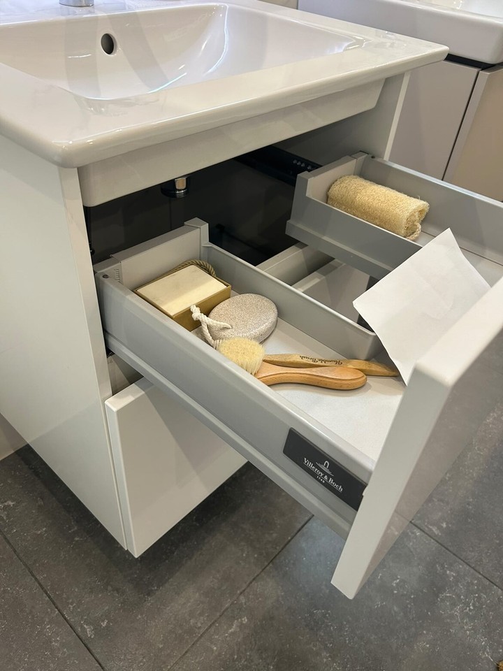 Ex display Villeroy & Boch 600mm Vline basin vanity unit & tap RRP £