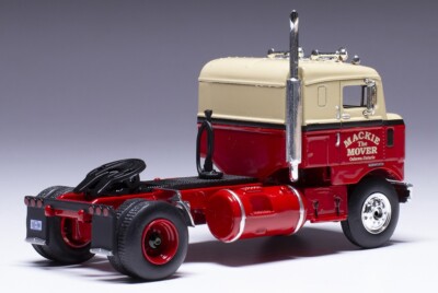 1950 Kenworth Bullnoe Red / Beige 1:64 Modèles IXO 64TR008