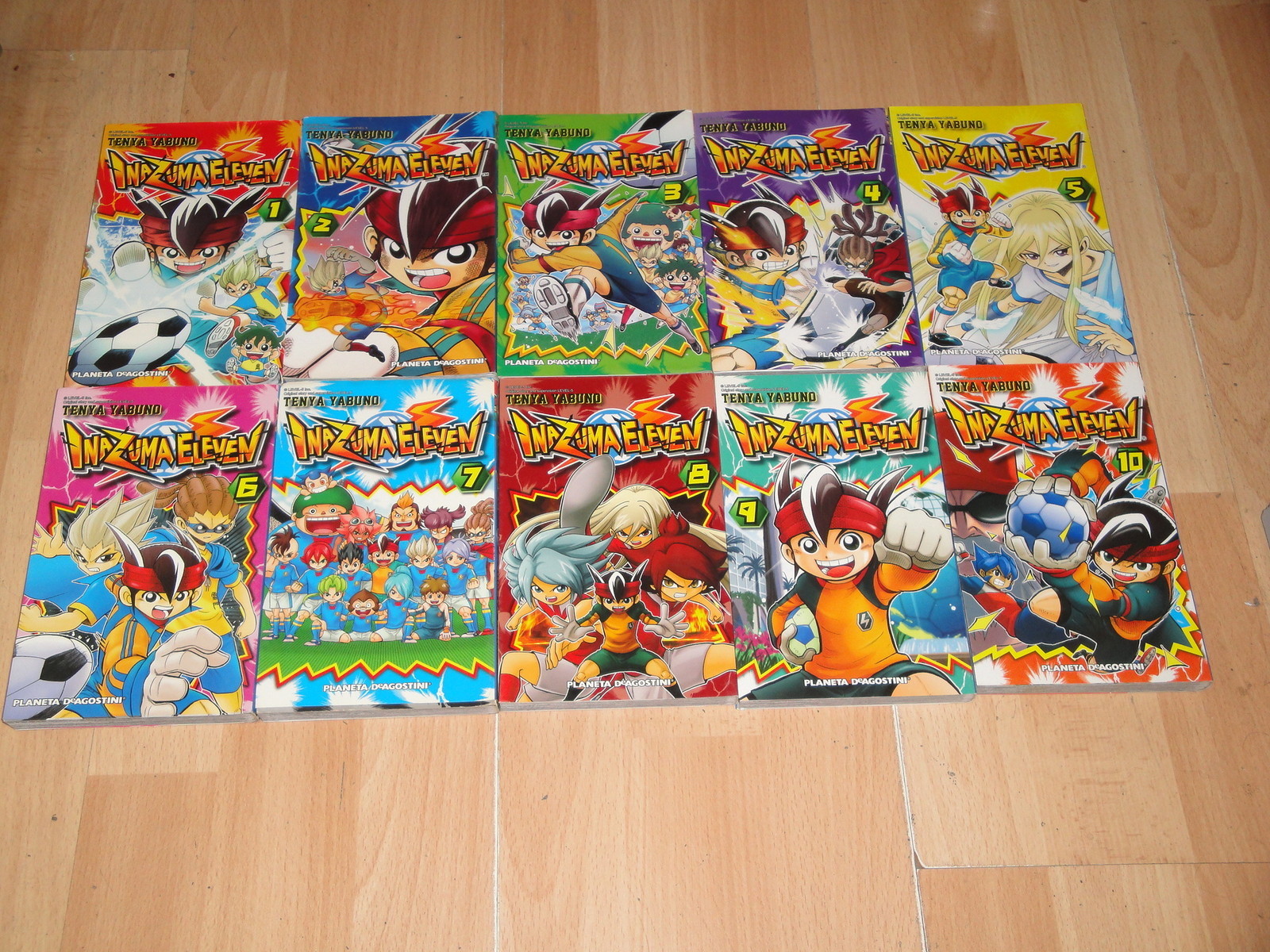 INAZUMA ELEVEN DE TENYA YABUNO SERIE COMPLETA CON 10 MANGA COMIC EN BUEN ESTADO
