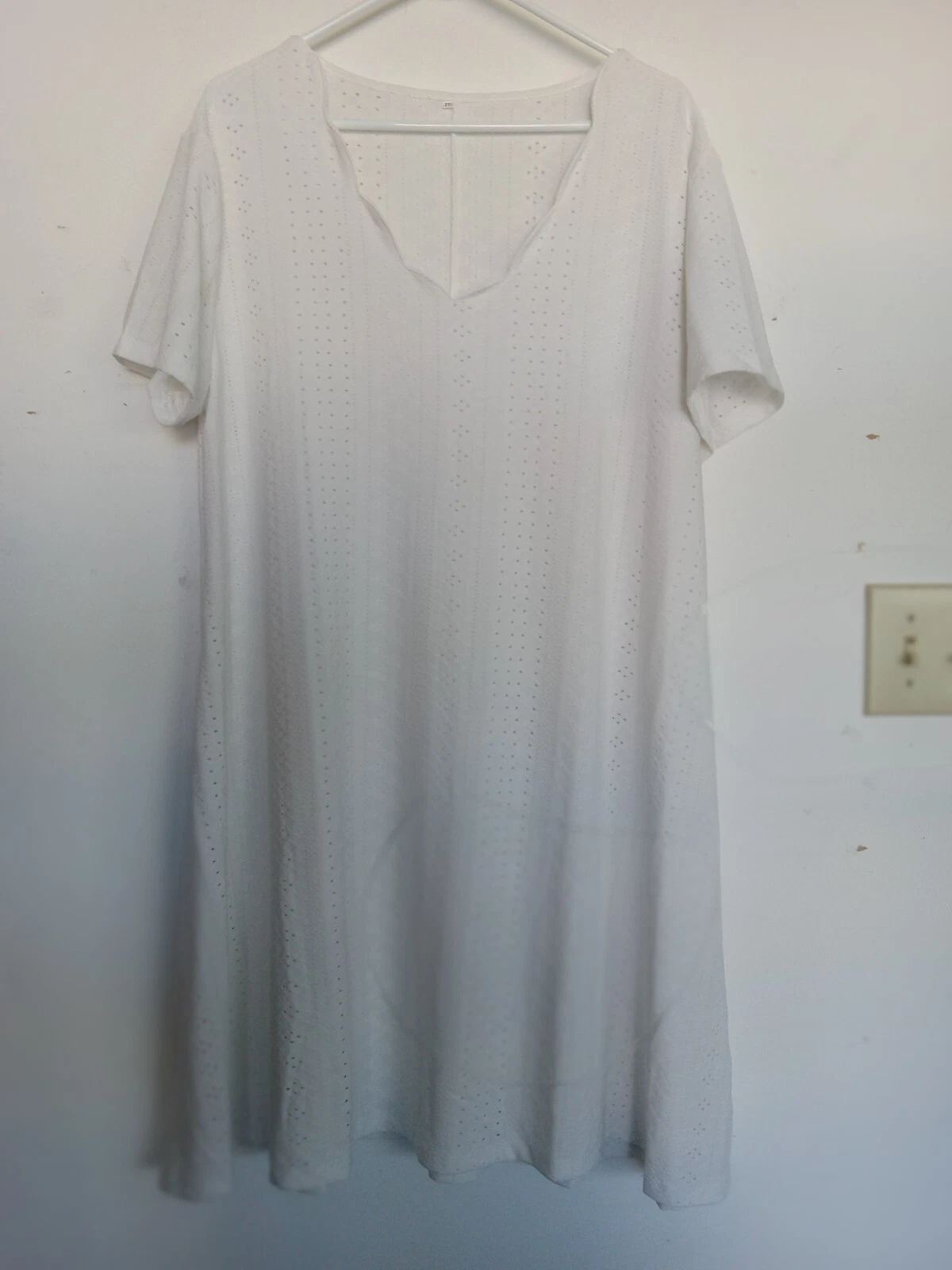 OFF WHITE Abito con occhiello bianco nuovo senza etichette taglia plus 1X (true fit) taglia nuovo con etichette collo v smerlato