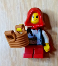 LEGO Little Red Riding Hood Grandma visitor minifigure with basket