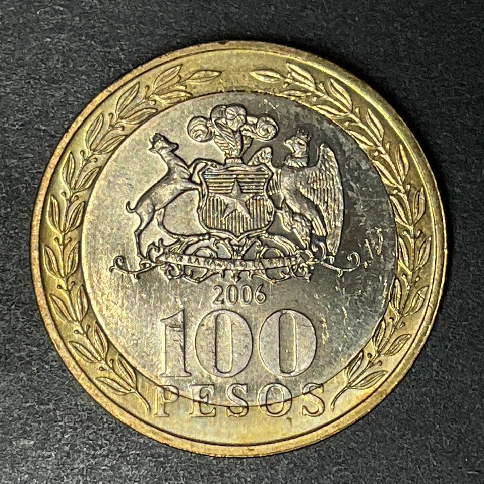 Chile 2006 100 Pesos KM# 236 bi-metallic choice bu - Image 2 of 2