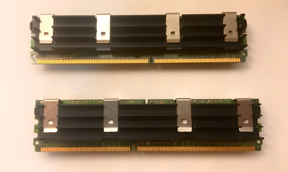 2x Original Apple Mac Pro 1,1 Hynix HYMP564A72BP8D2-Y5 AB-A 512mb RAM Modules - Image 2 of 4