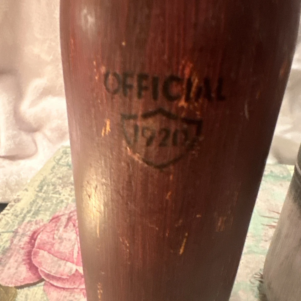 Dos botellas de madera decorativas vintage Foto 2 de 4