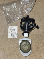 NEW unused Vintage Israeli Civilian Gas Mask plus filter & Manual Sz Child Small