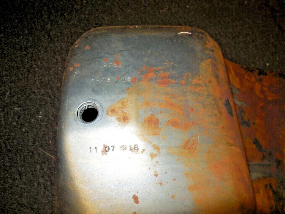 Nuevo Motorsport 1984-1986 Ford Thunderbird 3,8 L V6 cárter de aceite M-6674-A380 Foto 2 de 4