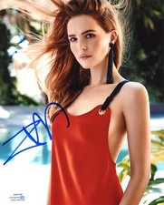 Zoey Deutch Sexy Autographed Signed 8x10 Photo ACOA