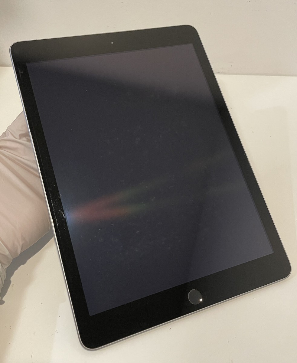 Apple iPad 5th Gen., 32GB, Wi-Fi, 9.7