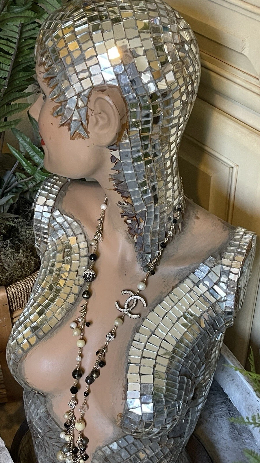 SPLENDIDA COLLANA CHANEL FAMOUS LUNGA FESTA IN PISCINA CRISTALLI BIANCHI E NERI