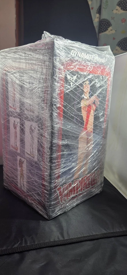 Estatua Vampirella 50 Aniversario Edición Ojos Diamante - Nueva 1 de 299 Limitada Foto 4 de 4