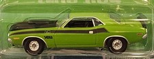 Auto World 1/64 Diecast Car 1970 Dodge Challenger T/A Green Go AW64342 Toy NEW