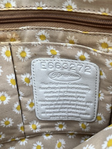 Bolso de Hombro/Bolso Bandolera Brighton Masterpiece Cuero Floral Recortado Crema - Imagen 11 de 19