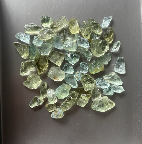 Nice Lot 219 cts Natural Green And Blue Colour Aquamarine Rough From Mozambique - 第 1/6 張圖片