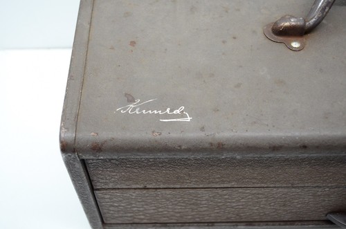 KEINE SCHLÜSSEL Vintage Kennedy Kits 2020 zwei Schubladen Werkzeugkiste B 20,25" x T 8,5" x H 6,75" - Bild 14 von 21