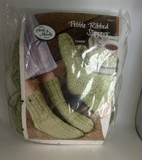 Pebble Ribbed Slippers Kit To Knit Or Crochet NIP Annie  s Hook  Needle Club Grn