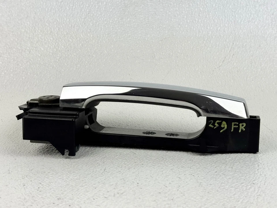 04-15 NISSAN ARMADA PASAJERO DELANTERO DERECHO LADO DERECHO MANIJA PUERTA BISEL CUBIERTA OEM Foto 2 de 3