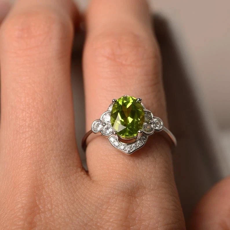 1.80Ct Oval Natural Peridot Diamond Wedding Ring in 14K White Gold Size 5.5 - Image 3 of 4