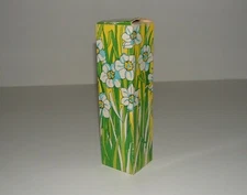 Avon Floral Field Flower Bud Vase, ( Empty of Foam Bath Oil ), w/Box, pre-owned