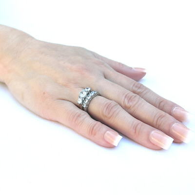 His Hers 3 PCS Womens 6x6mm Round CZ Stainless Steel Wedding Ring Set – LA NY Jewelry - Foto 4