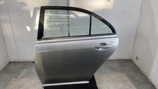 Porte arrière et accessoires Toyota AVENSIS