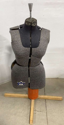 Vintage QUALITY QUEEN Dress Form Mannequin Size B, Not Original Base