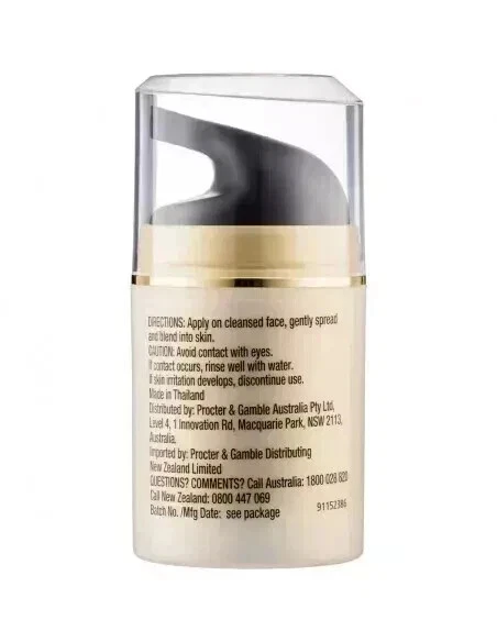 Olay Total Effects 7 in One Touch Of Foundation SPF 15+ 50g FREE SHIPPING - Image 2 of 4