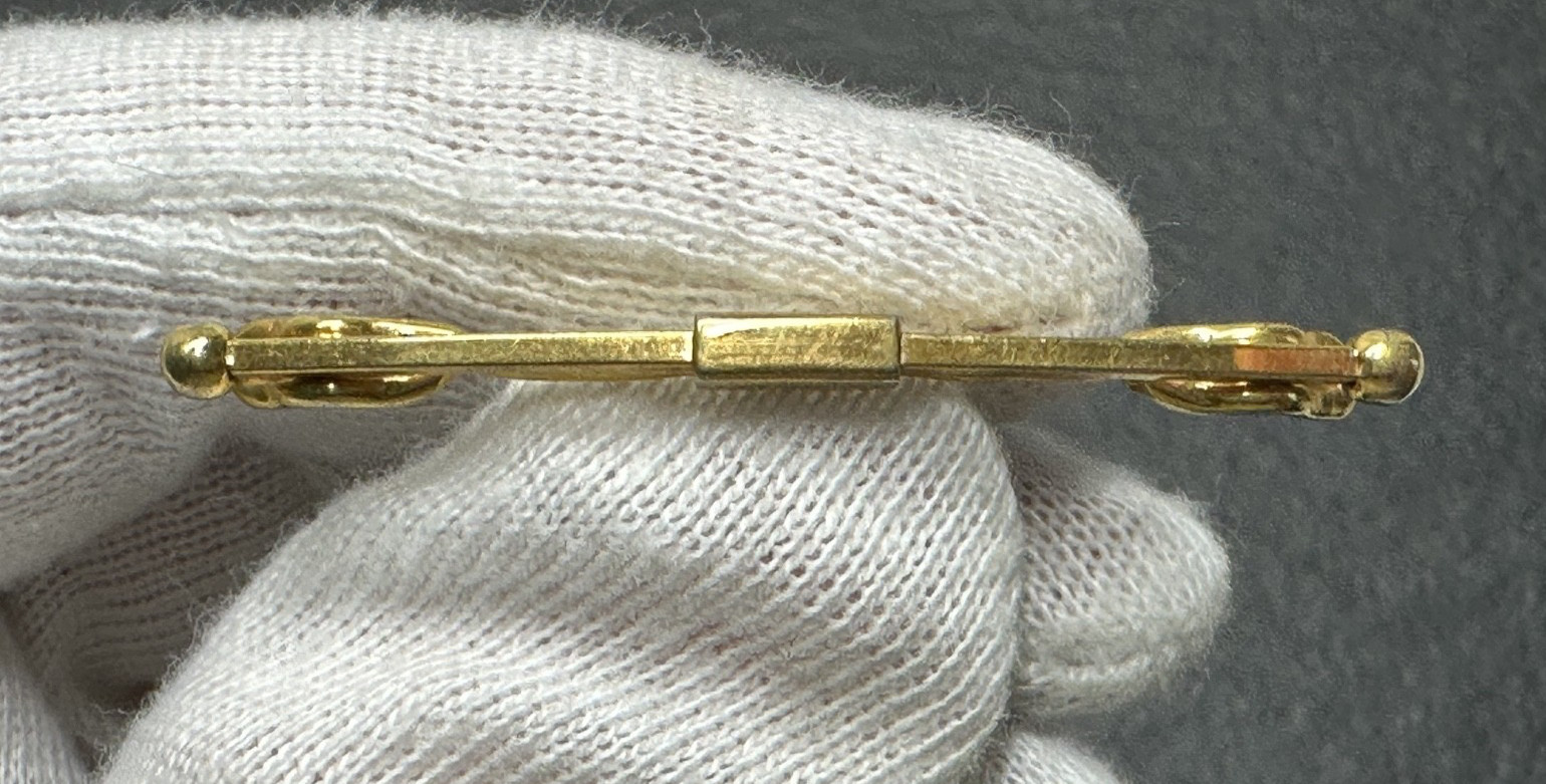 TWO VINTAGE HICKOK USA COLLAR BAR CLIPS : GOLD TONE & SILVER TONE M221