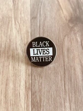 Black lives matter pin badge