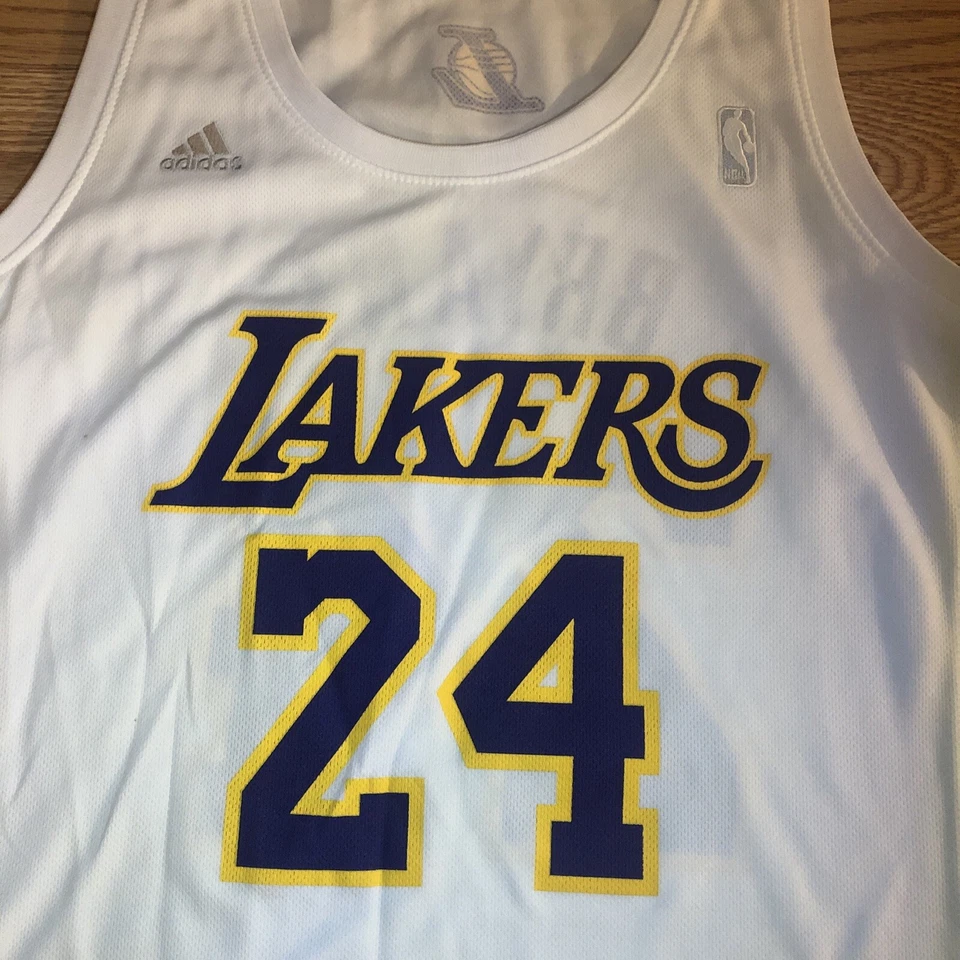 Lindo parche de la NBA Lakers Kobe Bryant 24 NBA4her camiseta blanca Adidas talla grande RARA Foto 2 de 4