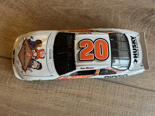 1/24 Tony Stewart #20 Home Depot Kids Workshop 2000 Action Diecast car - Picture 3 of 5