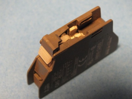 Lot of 10 pcs ABB CA5-10 - Picture 3 of 4
