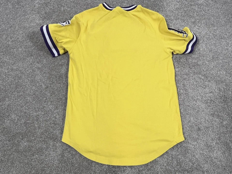 Los Angeles Lakers Shirt Mens Medium Yellow NBA Basketball Chenille Script Patch - Image 3 of 4